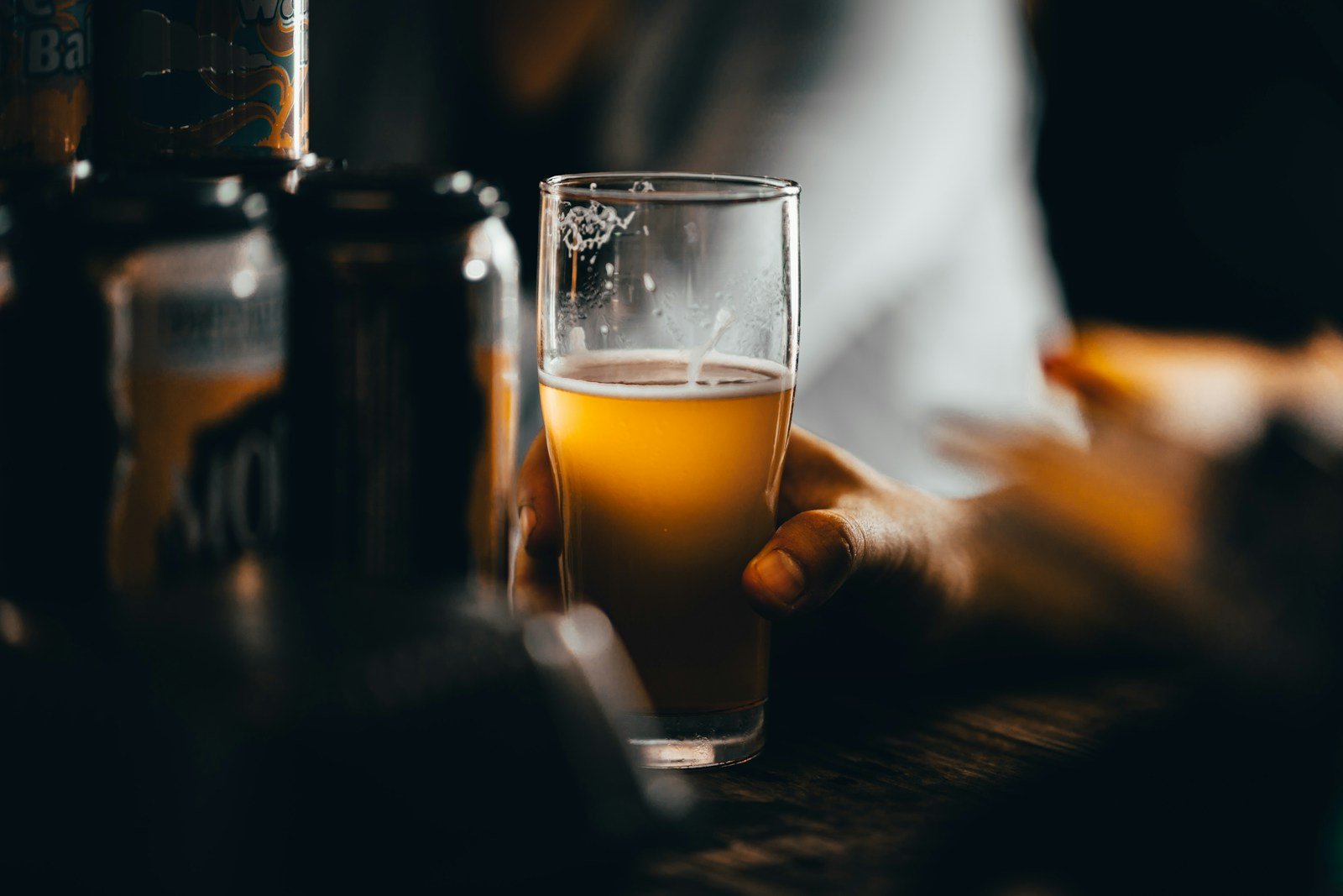 La Bioquímica de la Cerveza: Cómo un Bioquímico Convirtió Moléculas en Medallas - MadCharlies.cl